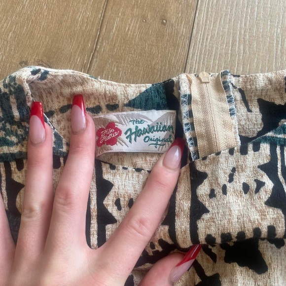 The Hawaiian Original Hawaiian Floral Dress - Picture 2 of 3